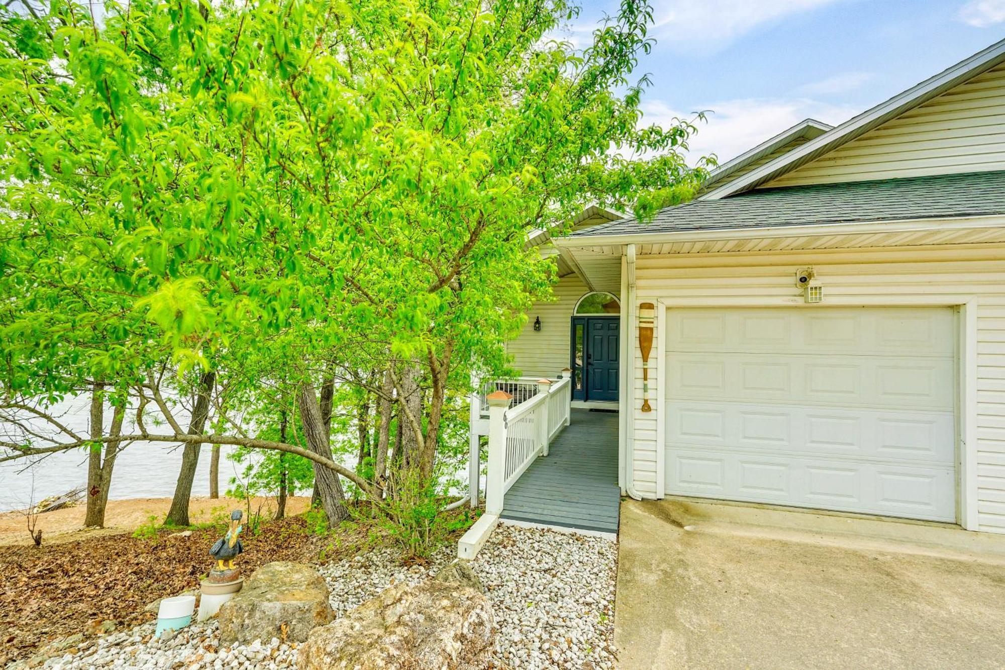 Townhouse With Shared Dock On Lake Of The Ozarks! Lake Ozark Exterior foto