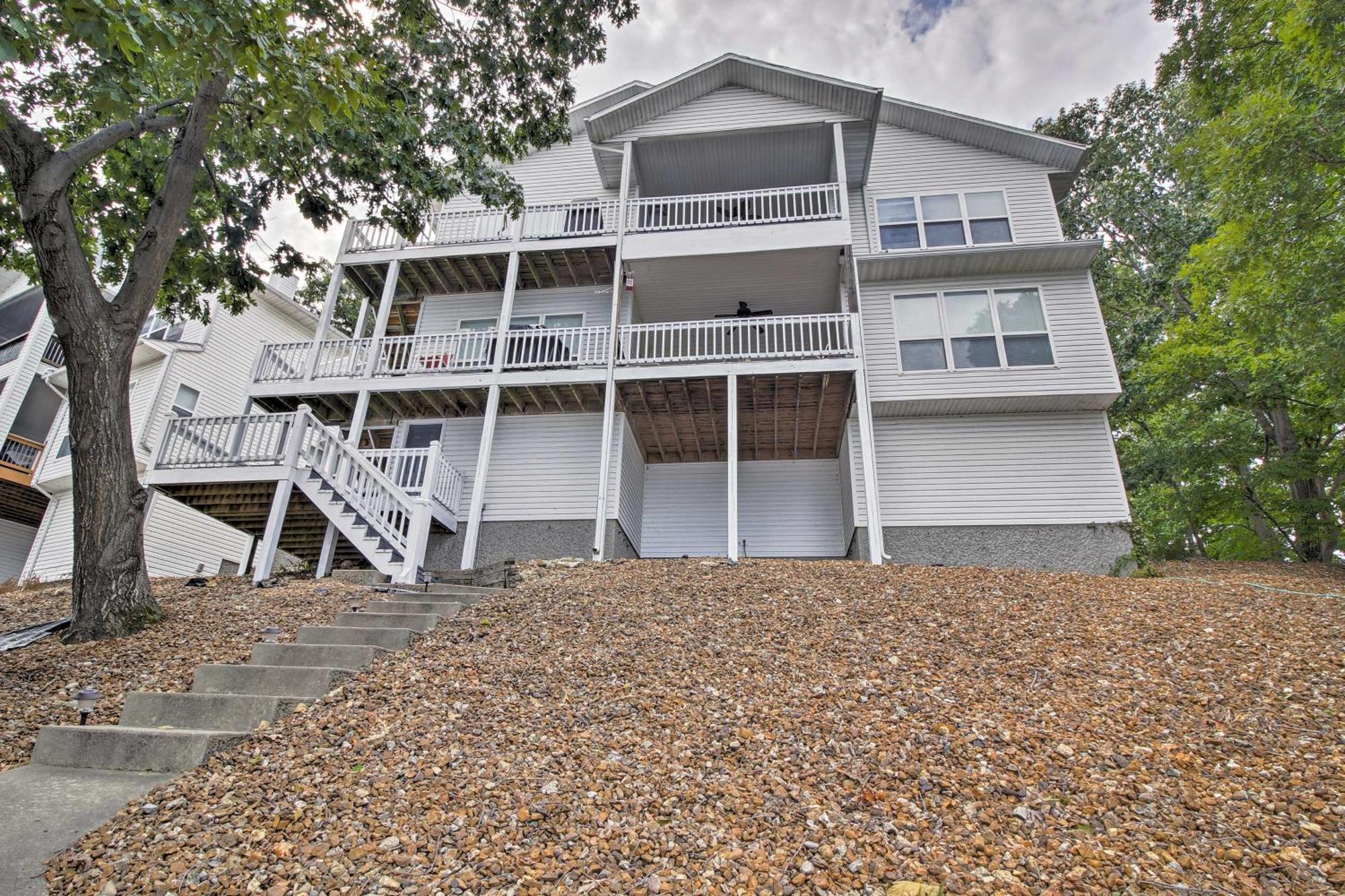 Townhouse With Shared Dock On Lake Of The Ozarks! Vila Exterior foto