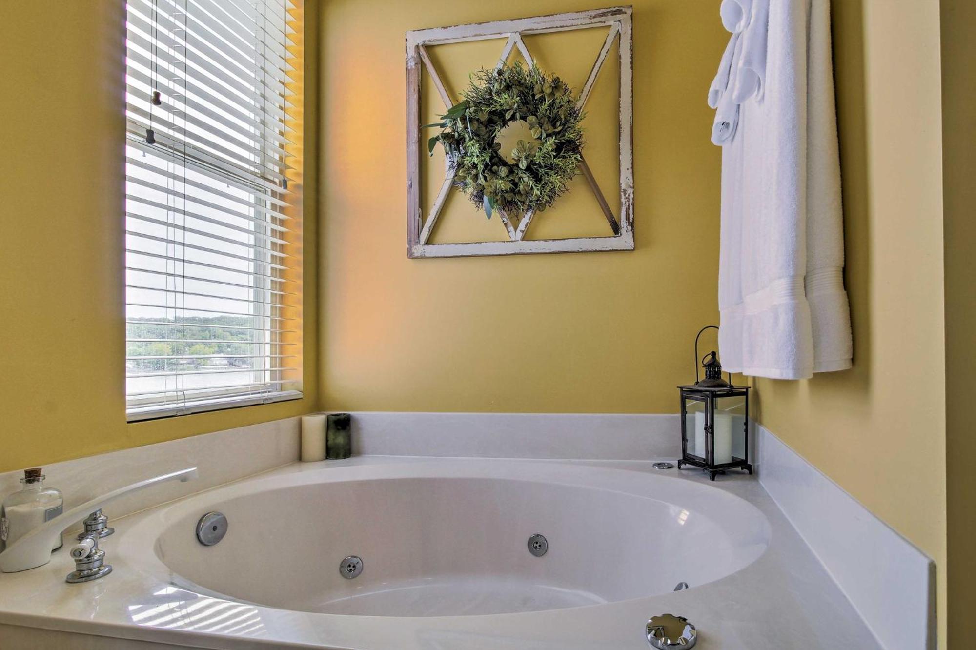 Townhouse With Shared Dock On Lake Of The Ozarks! Lake Ozark Exterior foto